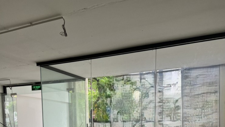 Cho thuê nhà mặt đường ngo 460 Khương Đình, Thanh Xuân, Hà Nội 60m2 , Mặt tiền 4,5m 8 triệu